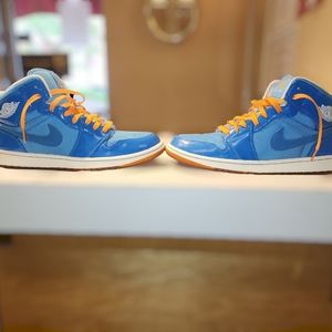JORDAN 1 RETRO PHAT MID ITALY BLUE